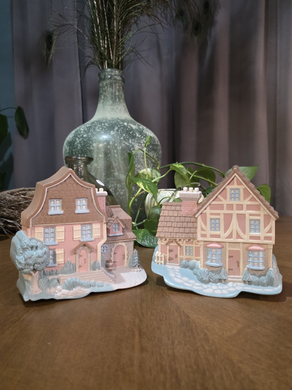 Burwood Cottage Village Wall Plaques Pair 1995 Pastel Houses Durawood 3133