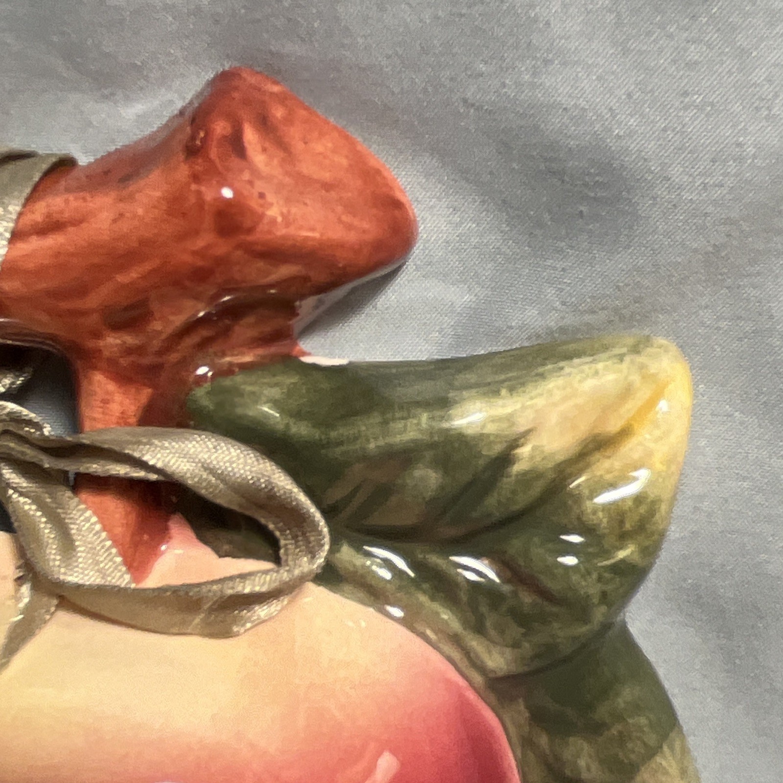 Ceramic Apple Wall Plaque Glossy Red Green Brown Fruit Decor Hanging