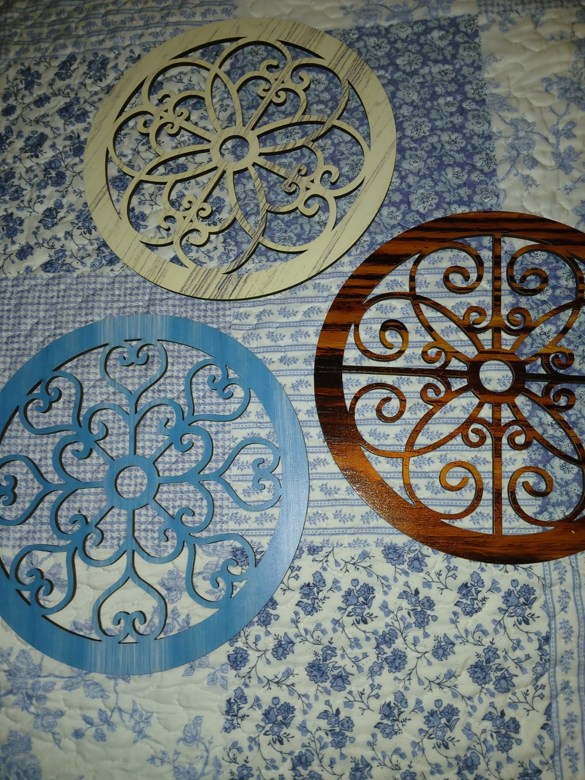 Set Of 3 Wooden Scroll Design Round Wall Decorations. 9.5″ Thin Lightweight