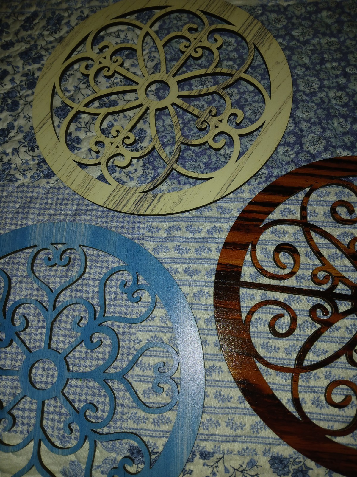 Set Of 3 Wooden Scroll Design Round Wall Decorations. 9.5″ Thin Lightweight