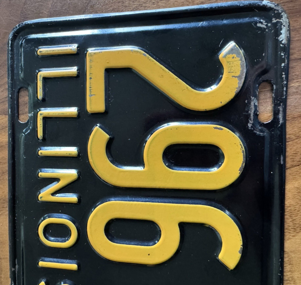 VTG 1942 Illinois Car Plate Industrial Wall Decor Americana Black Yellow USA
