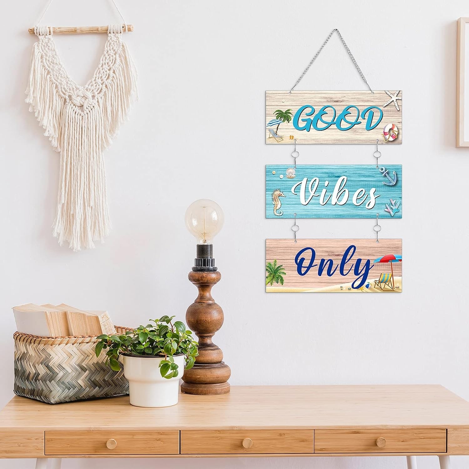 Multicolor Beach Sign Decor with Starfish and Seahorse – Elegant Wall Plaque