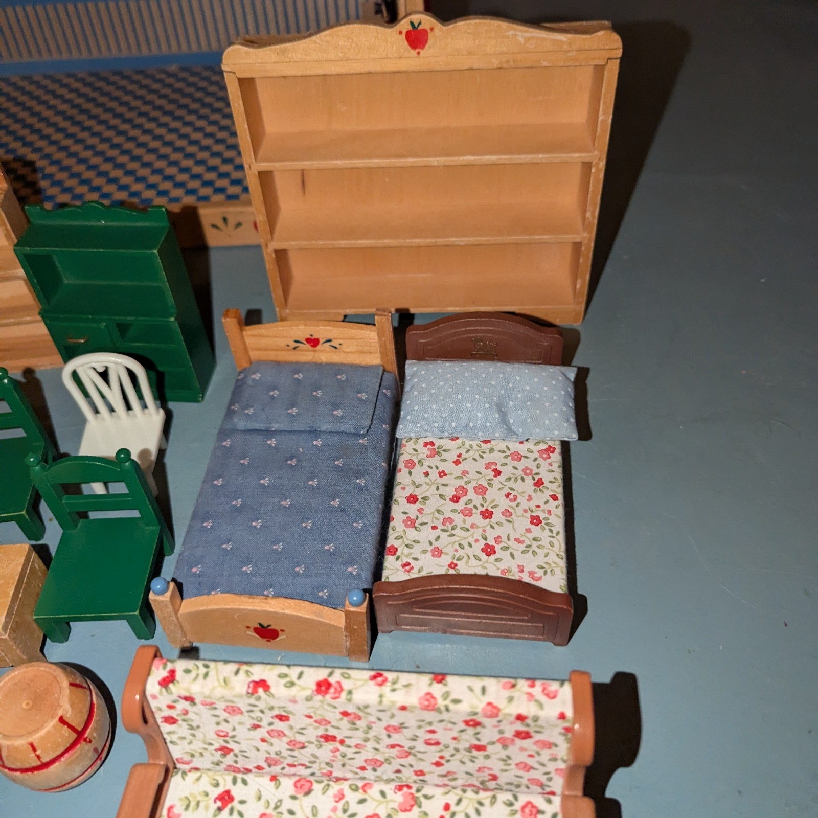 Best Friends Mapletown Story House Figure Furniture 1:12 Scale Miniature Lot