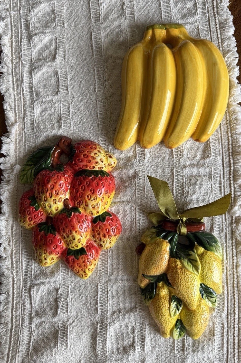 Vintage Glossy Ceramic Fruit Wall Plaques Set of 3 Hanging Decor 6 in