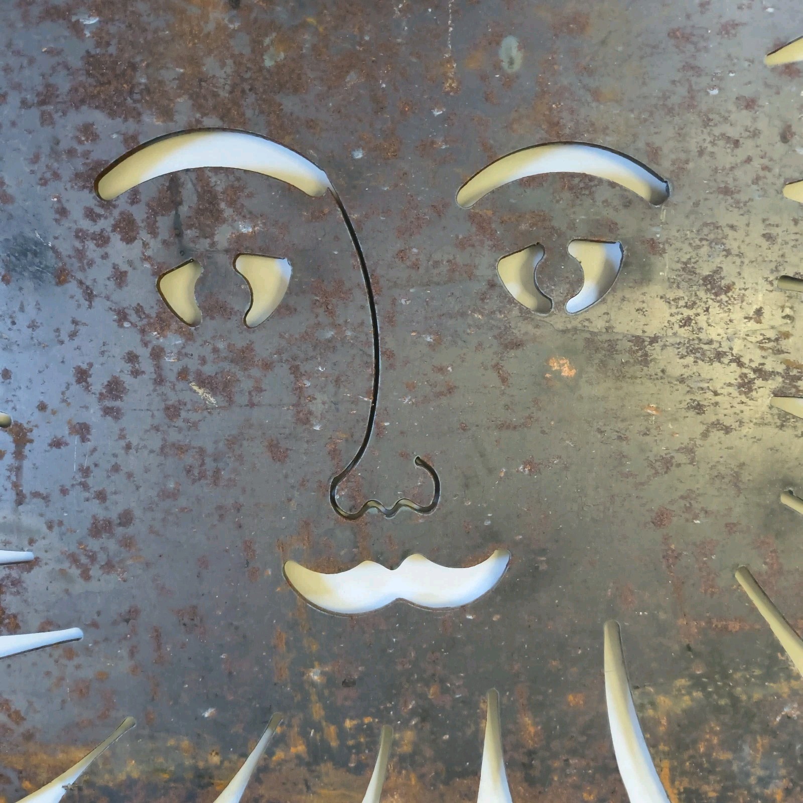Cast Iron Smiling Sun Face Wall Art Decor Celestial Cosmic Rustic Rusty Lg 19″