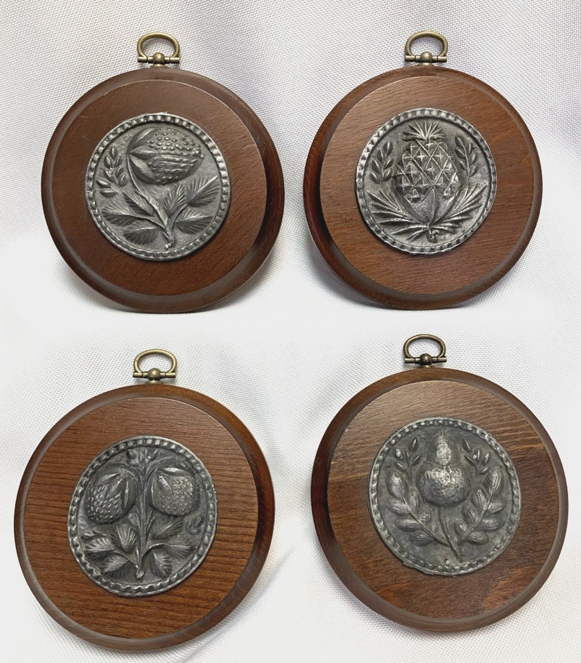4 Vintage Peter Roberts Buttermold Design Wall Hanging Plaques Acorn Oak Leaf 4″