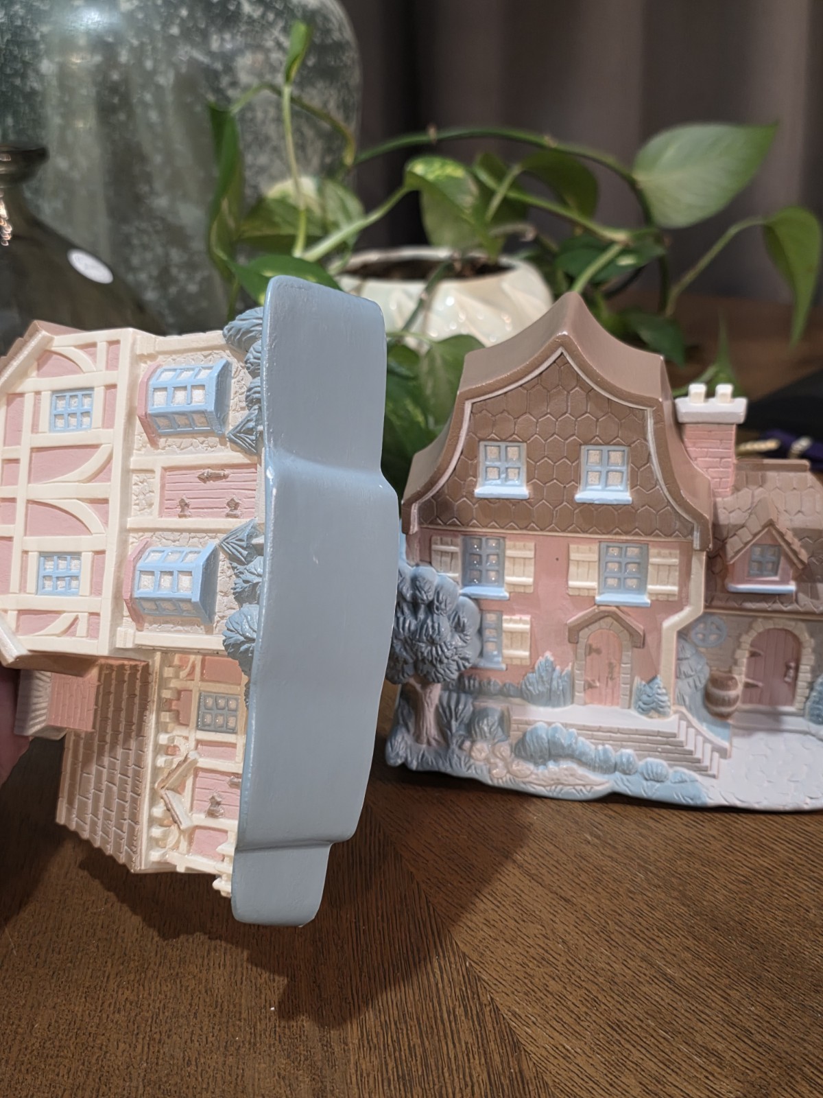 Burwood Cottage Village Wall Plaques Pair 1995 Pastel Houses Durawood 3133