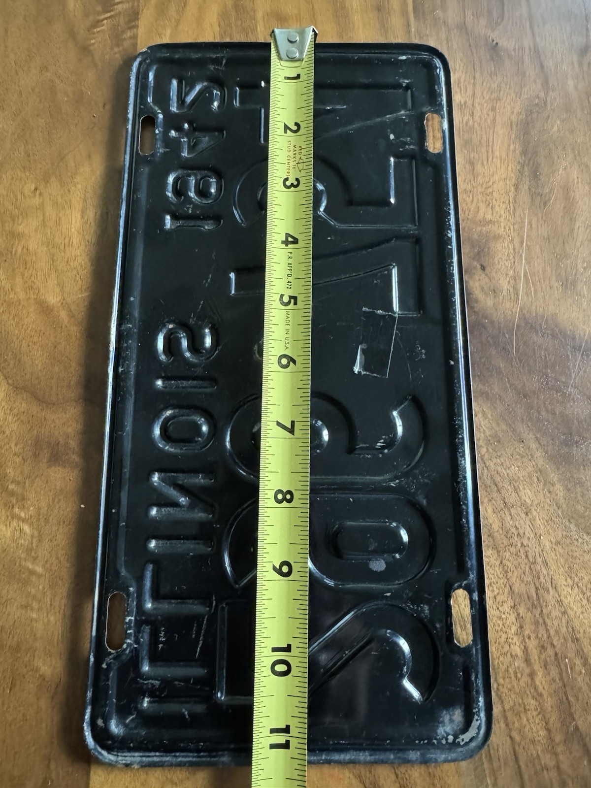 VTG 1942 Illinois Car Plate Industrial Wall Decor Americana Black Yellow USA