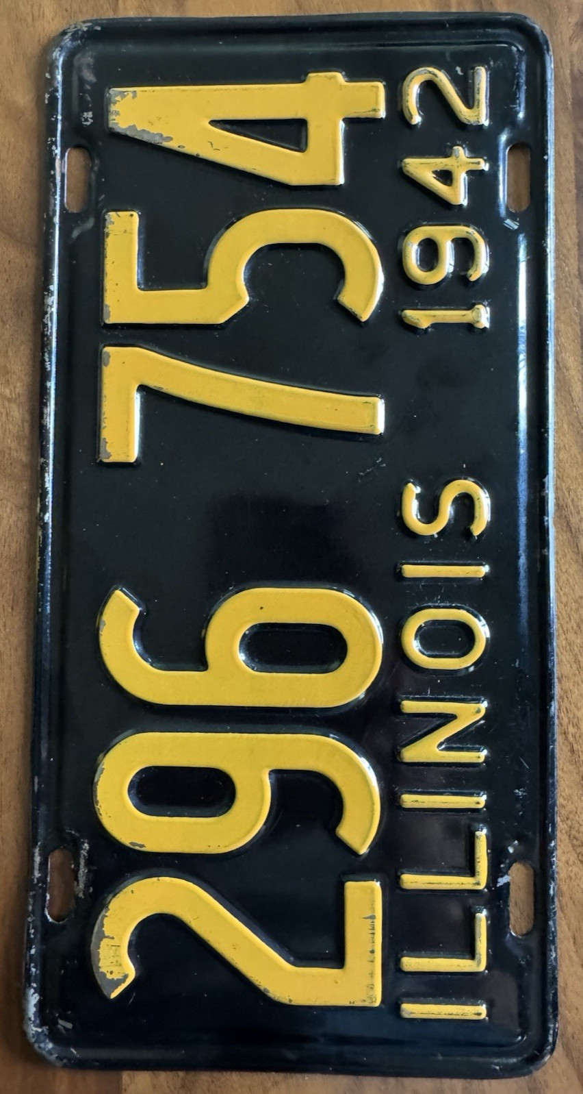 VTG 1942 Illinois Car Plate Industrial Wall Decor Americana Black Yellow USA