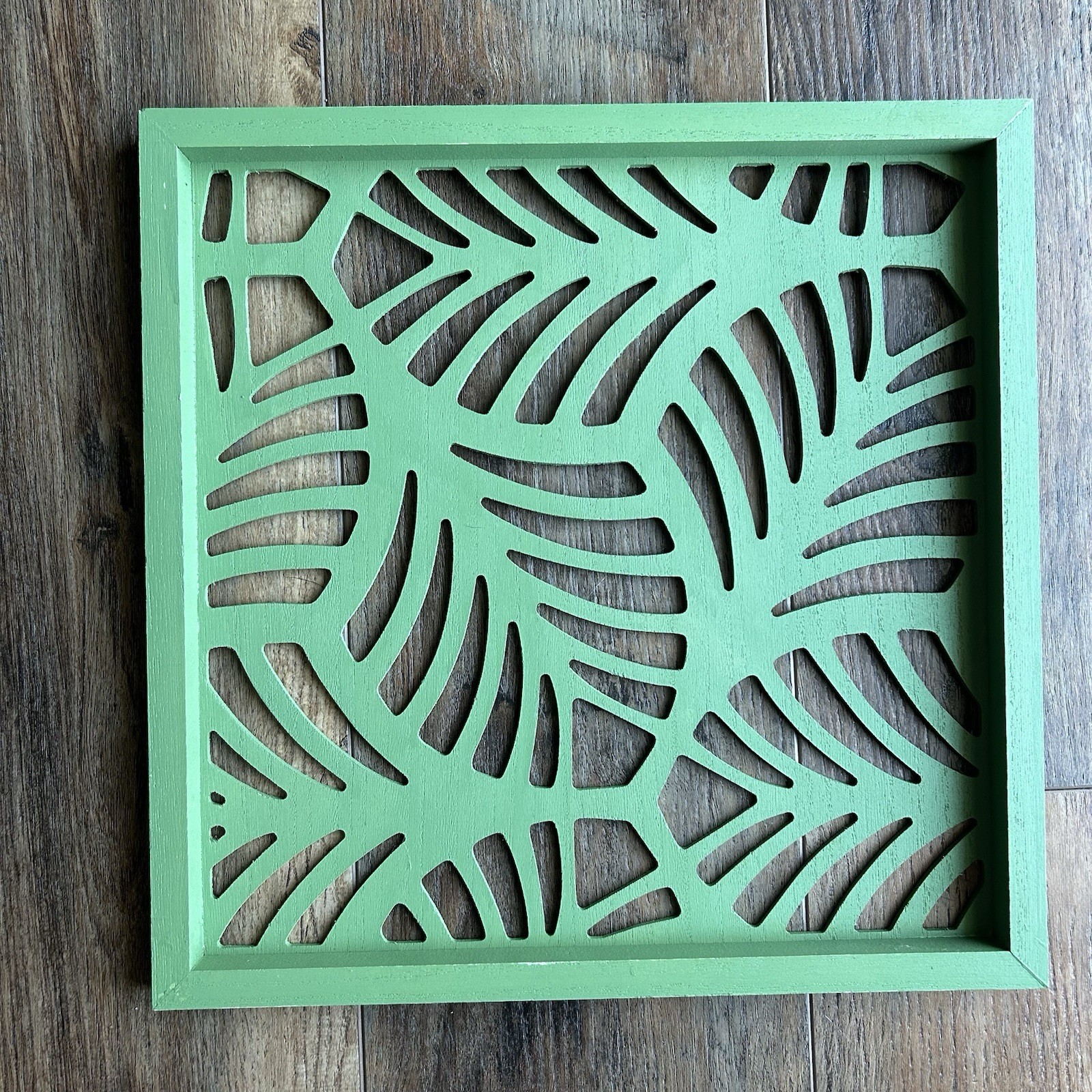 Hanging Lattice Wall Decor Green Tropical Leaf Pattern Botanical 13.5” Art New