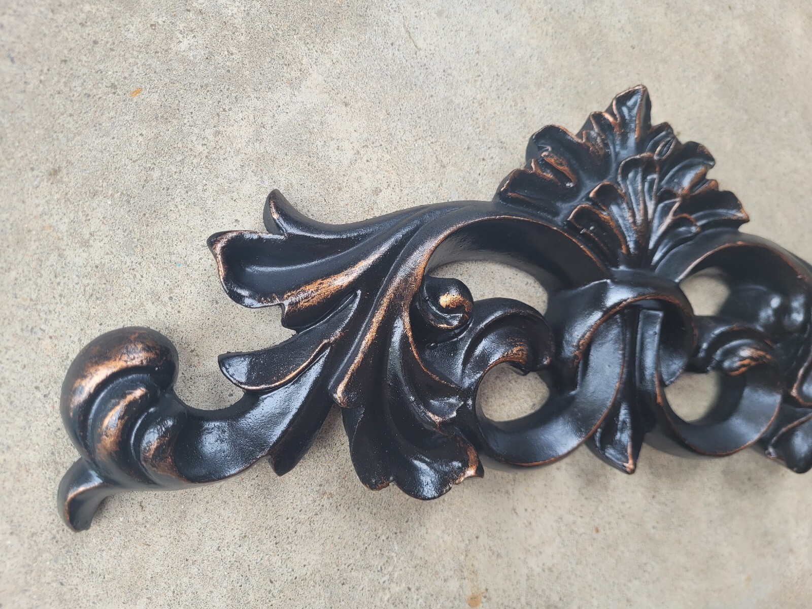 Fleurs Wall Topper Pediment, Over Door Wall Decor Fleur de Royal King Queen FDL