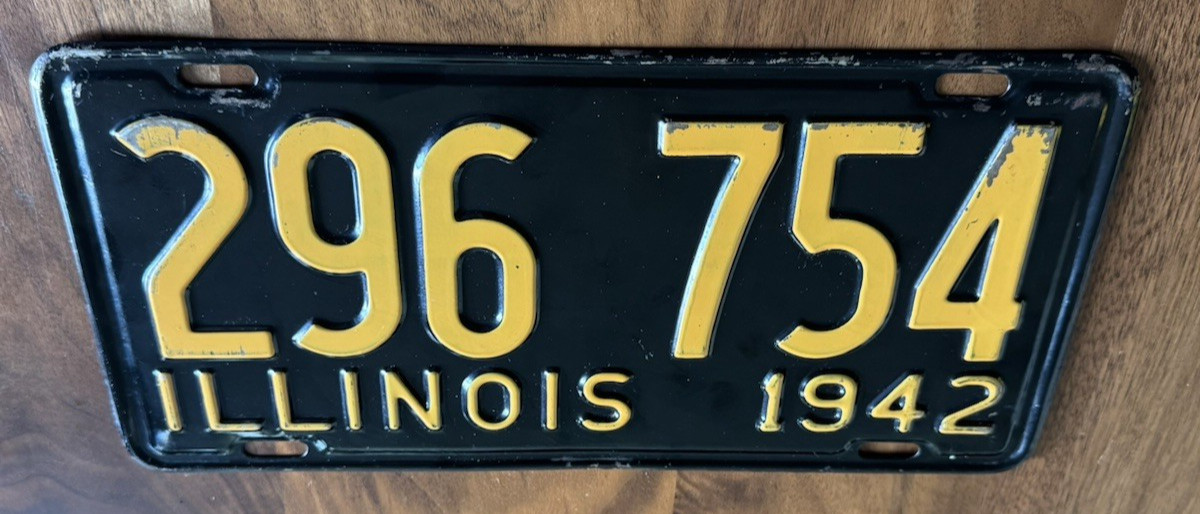 VTG 1942 Illinois Car Plate Industrial Wall Decor Americana Black Yellow USA