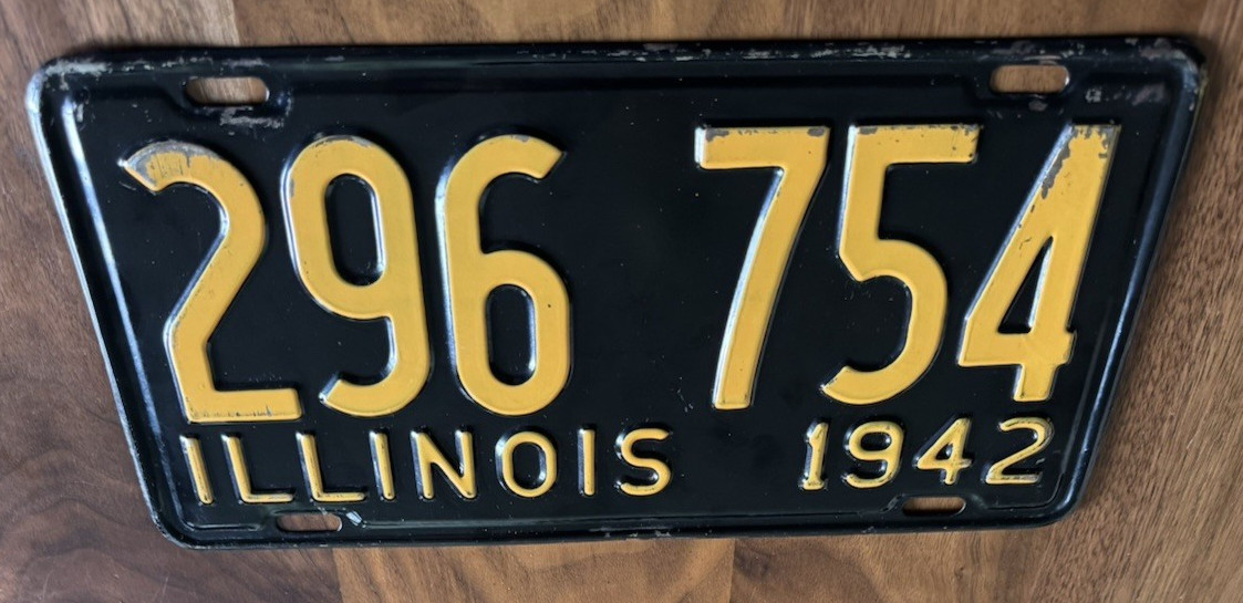 VTG 1942 Illinois Car Plate Industrial Wall Decor Americana Black Yellow USA