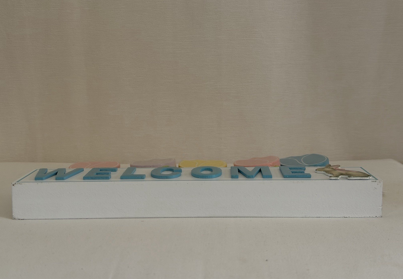 Welcome Tulips Spring Wood Decor Glossy, Glittery Finish Green Wire Leaves NWT
