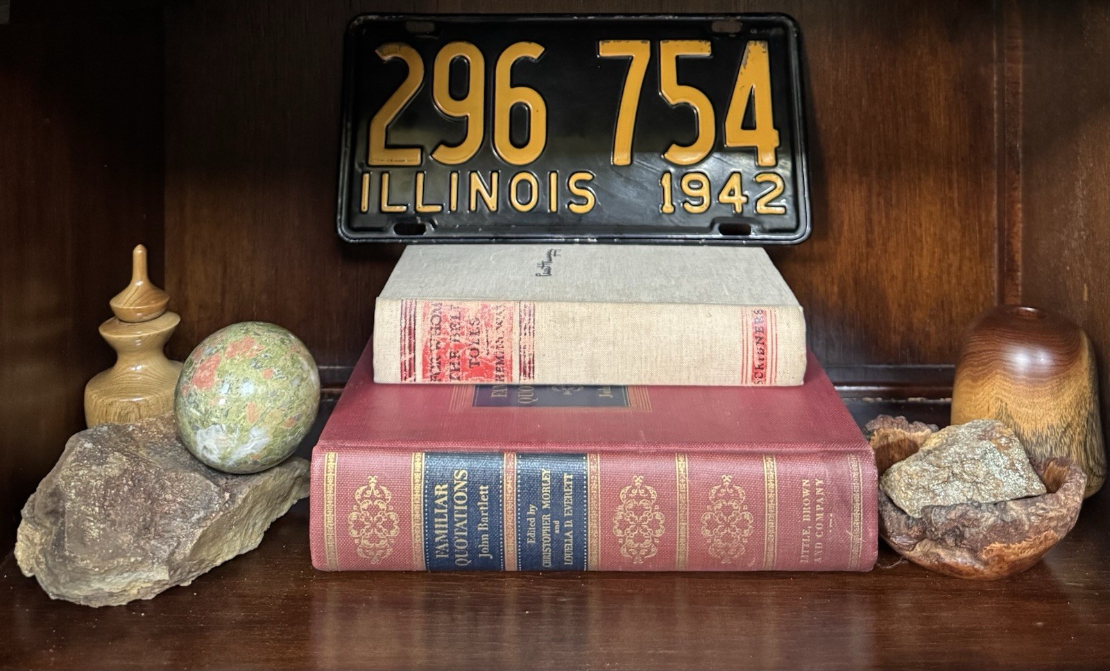 VTG 1942 Illinois Car Plate Industrial Wall Decor Americana Black Yellow USA