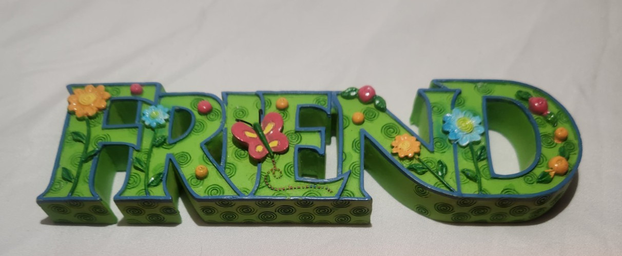 “Friend” Green Wall Hanging with Flowers Butterfly & Hooks Home Decor 7 inches