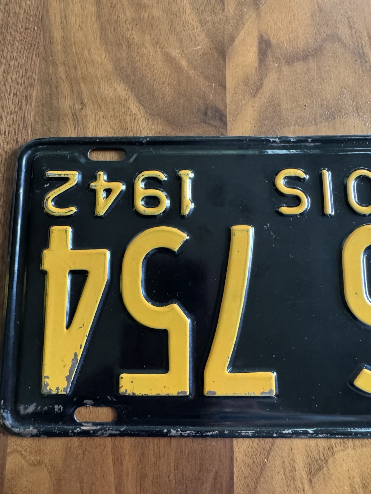 VTG 1942 Illinois Car Plate Industrial Wall Decor Americana Black Yellow USA
