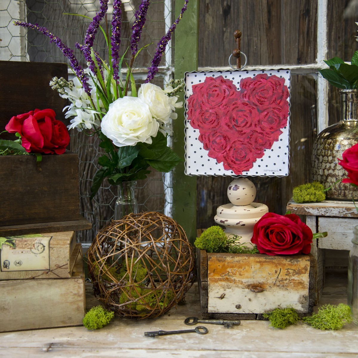 The Round Top Collection Mini Rose Heart Print 6x6x1