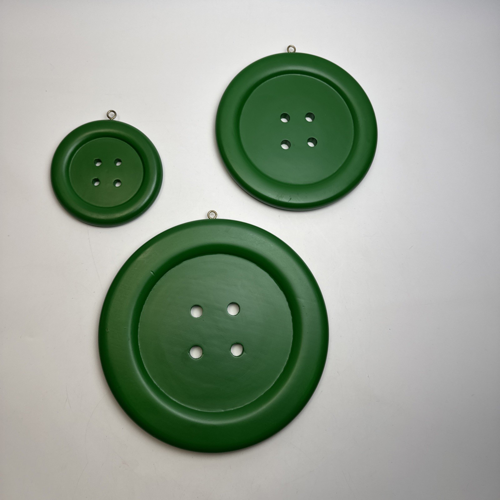 Set Of 3 Green Sewing Buttons Craft Wall Room Decor 10” 8” 5” Wood