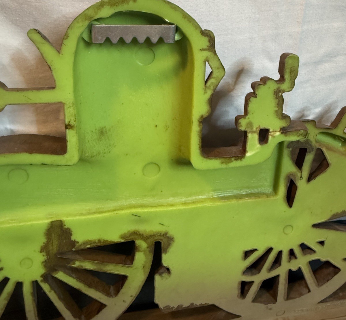 Vintage 1971 Syroco Steam Train Wall Plaque Faux Wood Locomotive Decor USA
