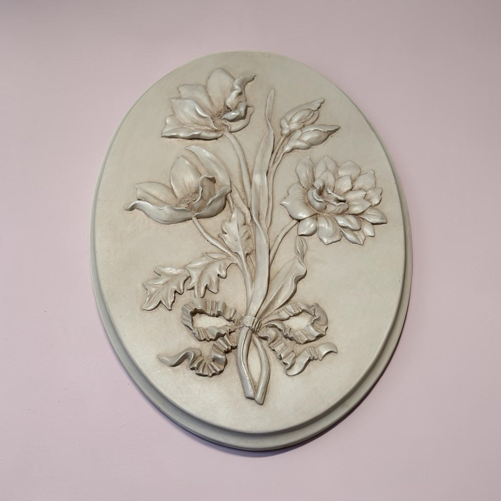Vintage Hermitage Cream White Flower Wall Hanging Plaque Ribbon Bouquet