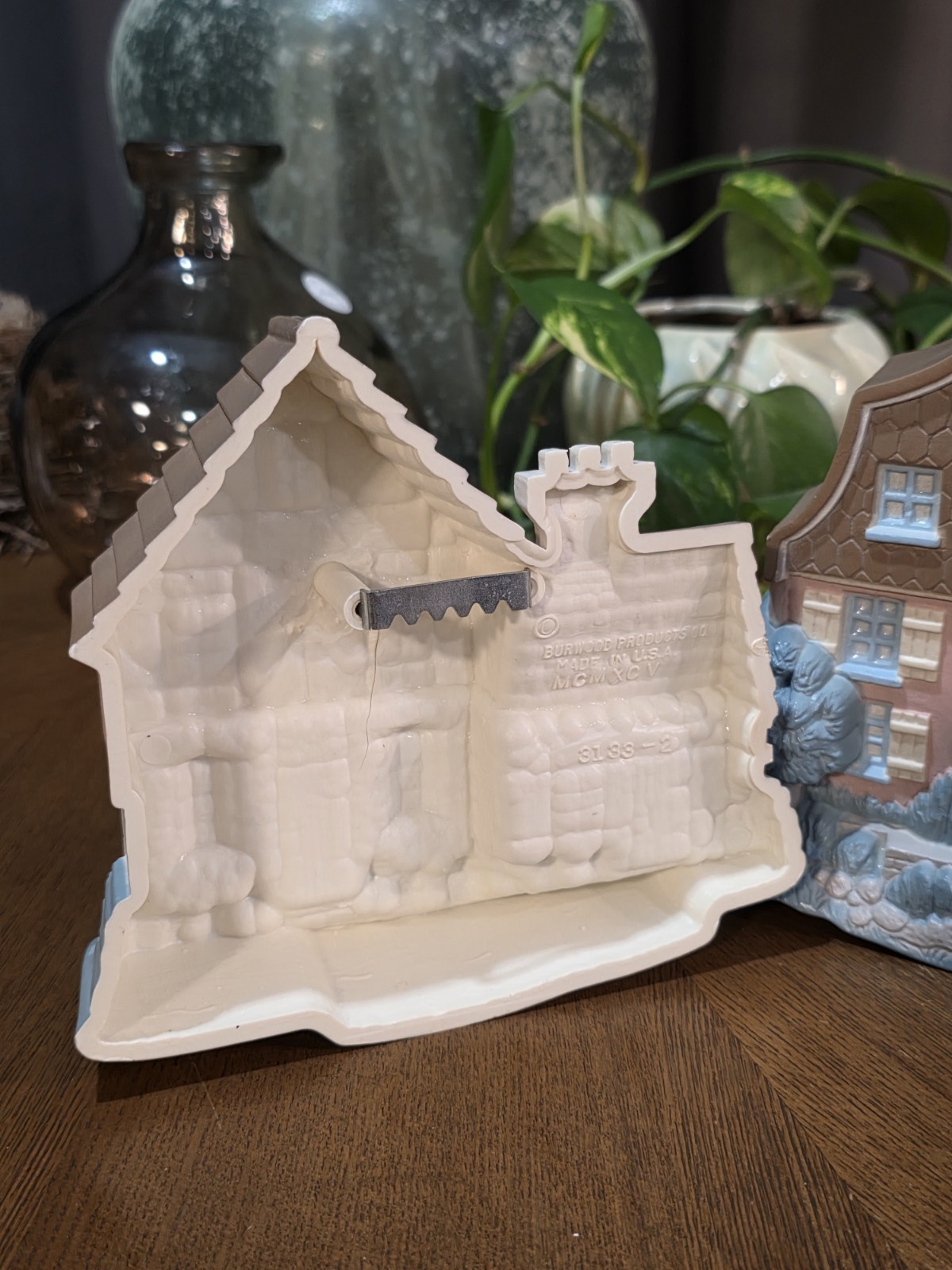 Burwood Cottage Village Wall Plaques Pair 1995 Pastel Houses Durawood 3133