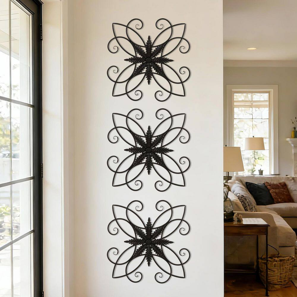 20 In. L Traditional Clematis Pattern Iron Scroll Outdoor Wall Decor