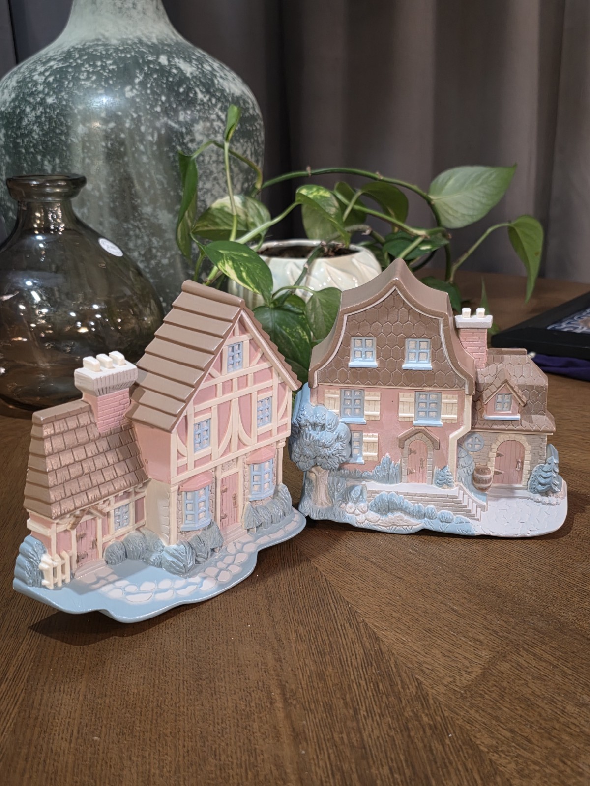 Burwood Cottage Village Wall Plaques Pair 1995 Pastel Houses Durawood 3133