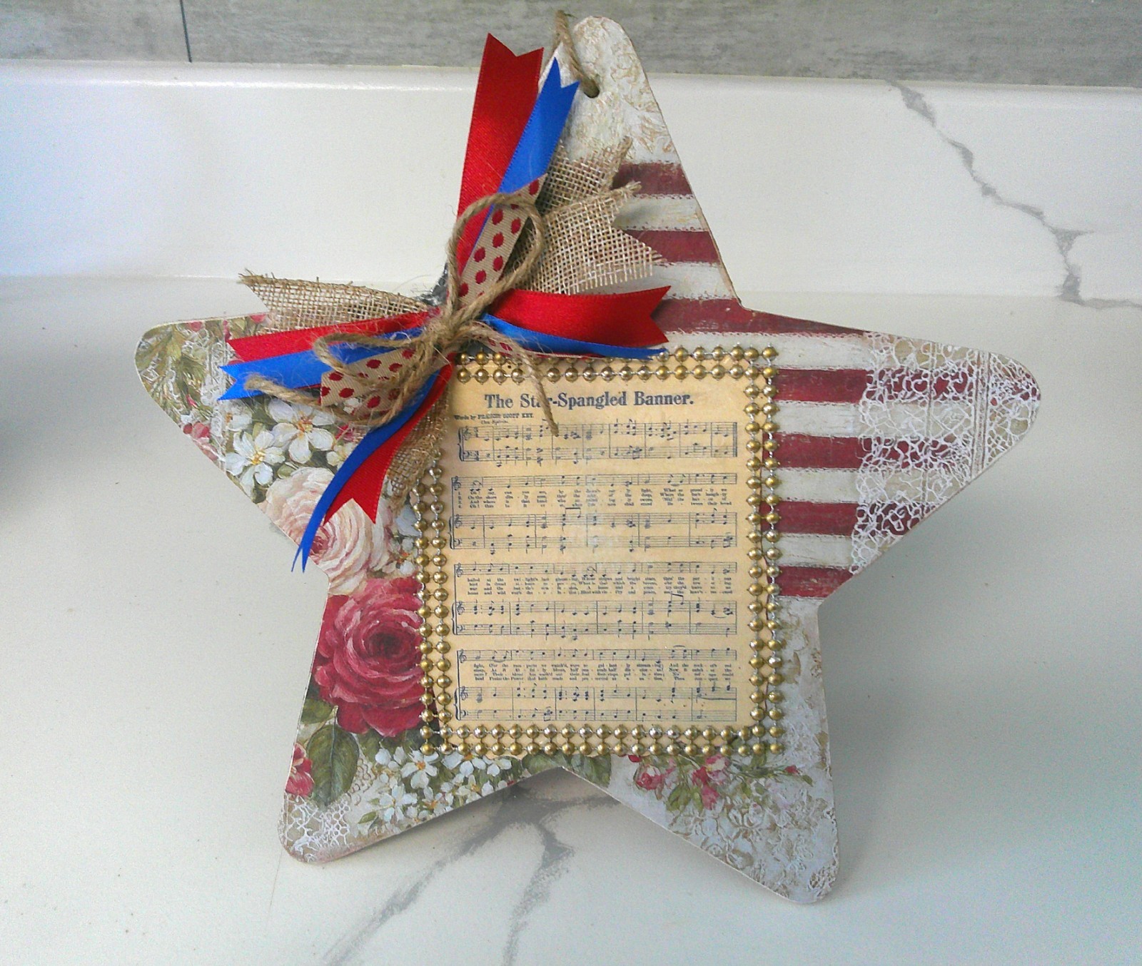Patriotic Wooden Star #1~”GOD BLESS AMERICA “Vintage Inspired Design w/Gold Trim