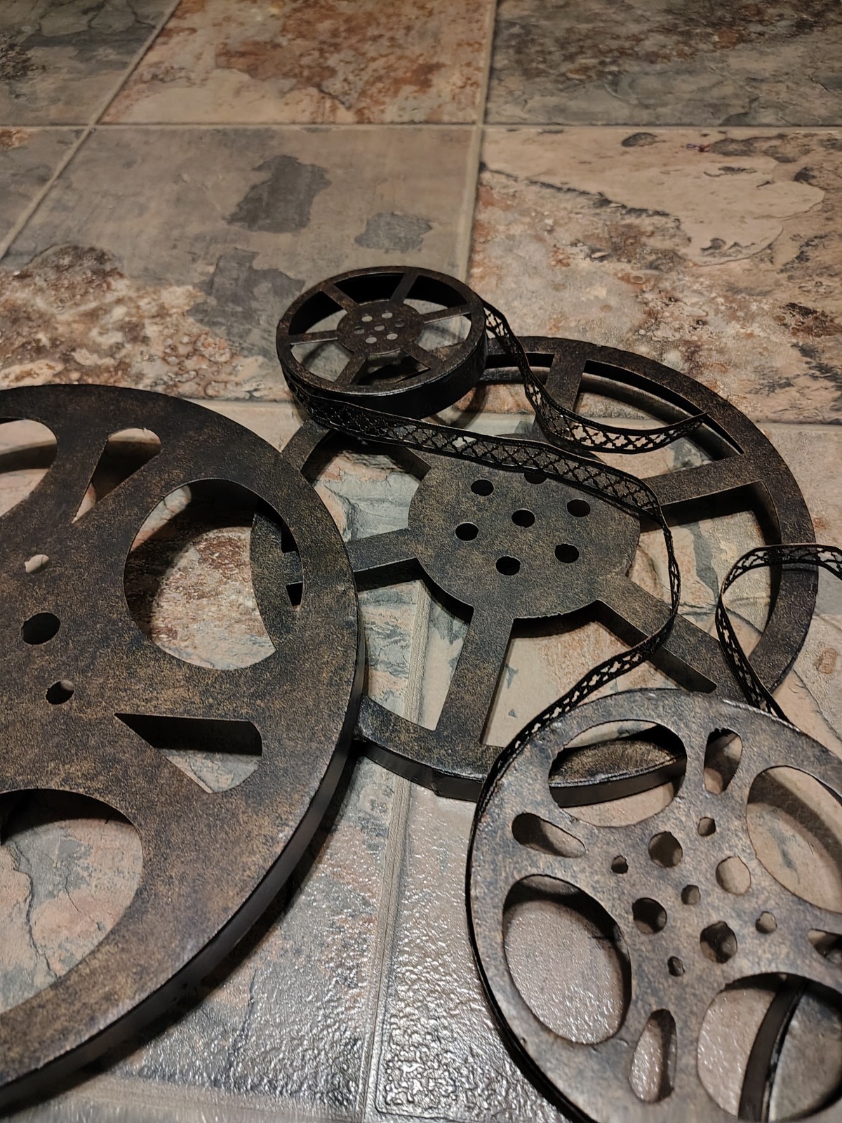 Large Cinema Theater Movie Reel Metal Wall Display Film Vintage Style 32″ x 18″