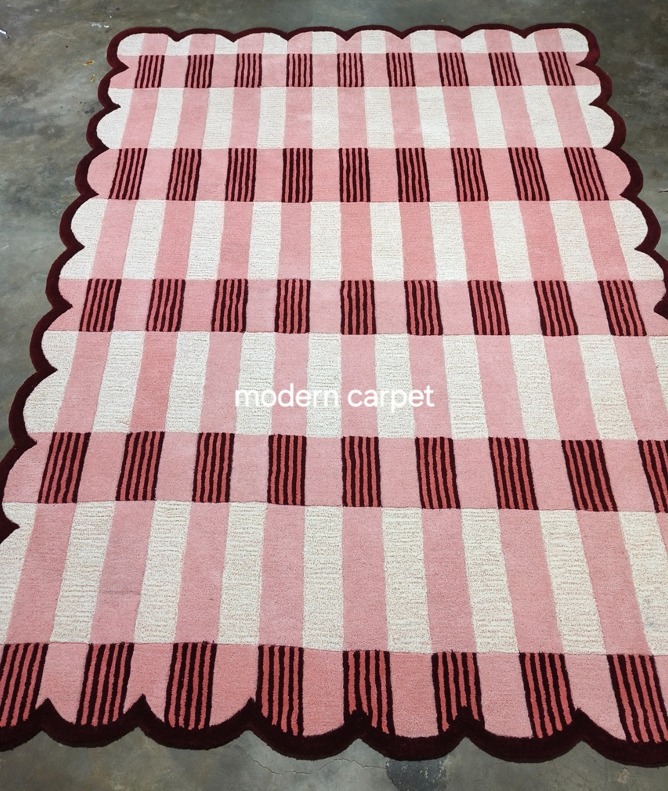 Scalloped Edge Checkered Area Rug Pink & Cream Tufted Carpet Modern Wavy Border
