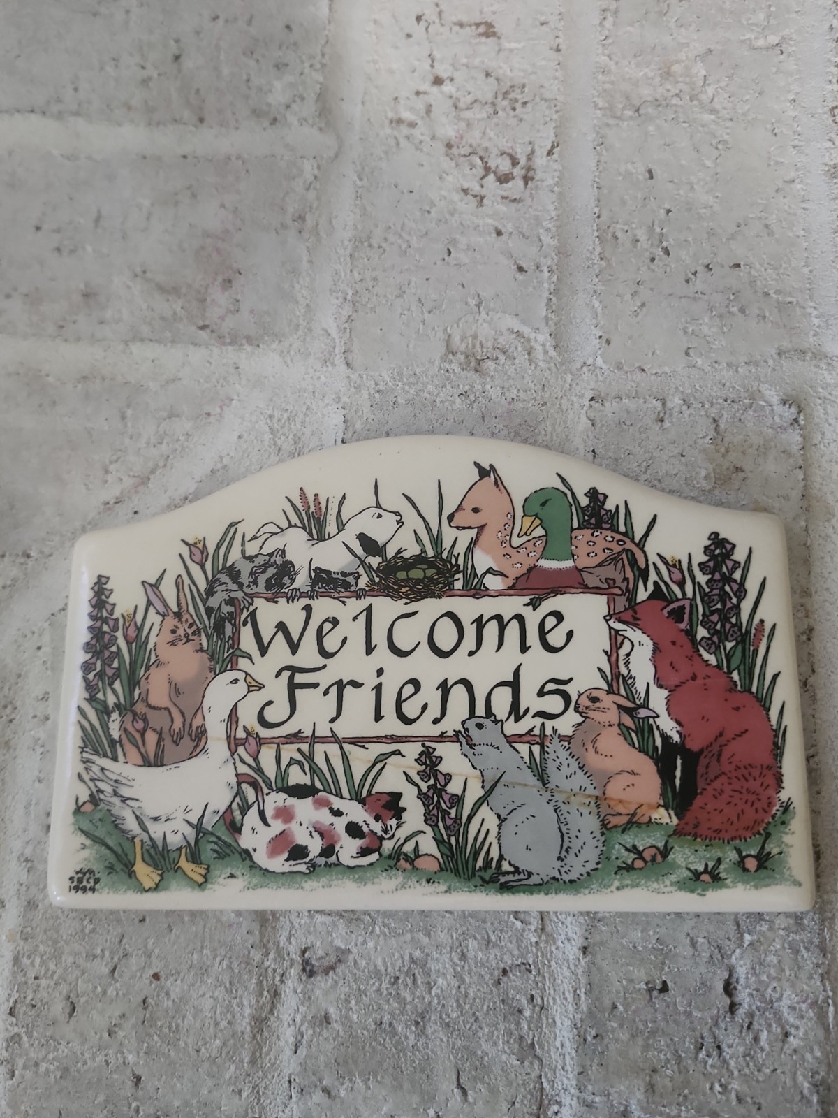 Vtg 1994 Santa Barbara Ceramic Design Welcome Friends Sign Plaque Woodland SBCD