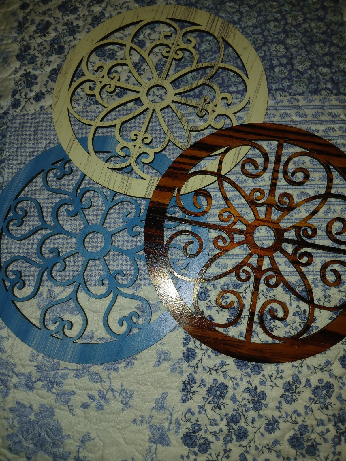 Set Of 3 Wooden Scroll Design Round Wall Decorations. 9.5″ Thin Lightweight