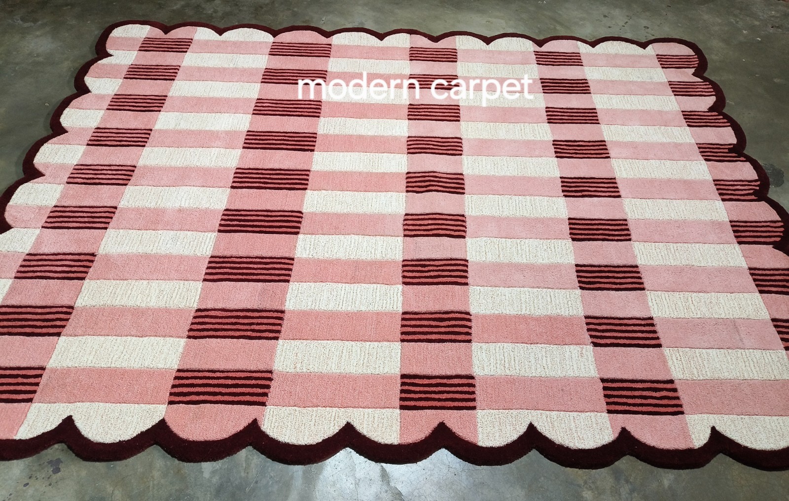 Scalloped Edge Checkered Area Rug Pink & Cream Tufted Carpet Modern Wavy Border