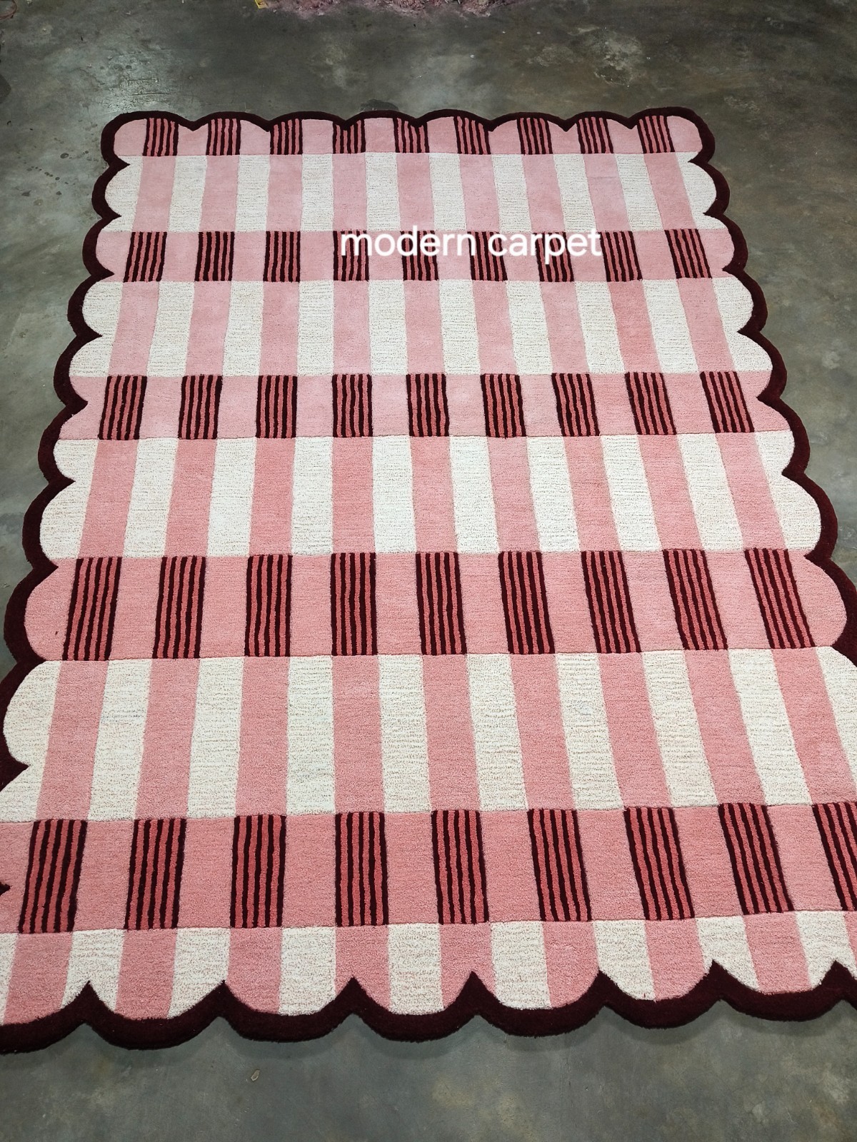 Scalloped Edge Checkered Area Rug Pink & Cream Tufted Carpet Modern Wavy Border