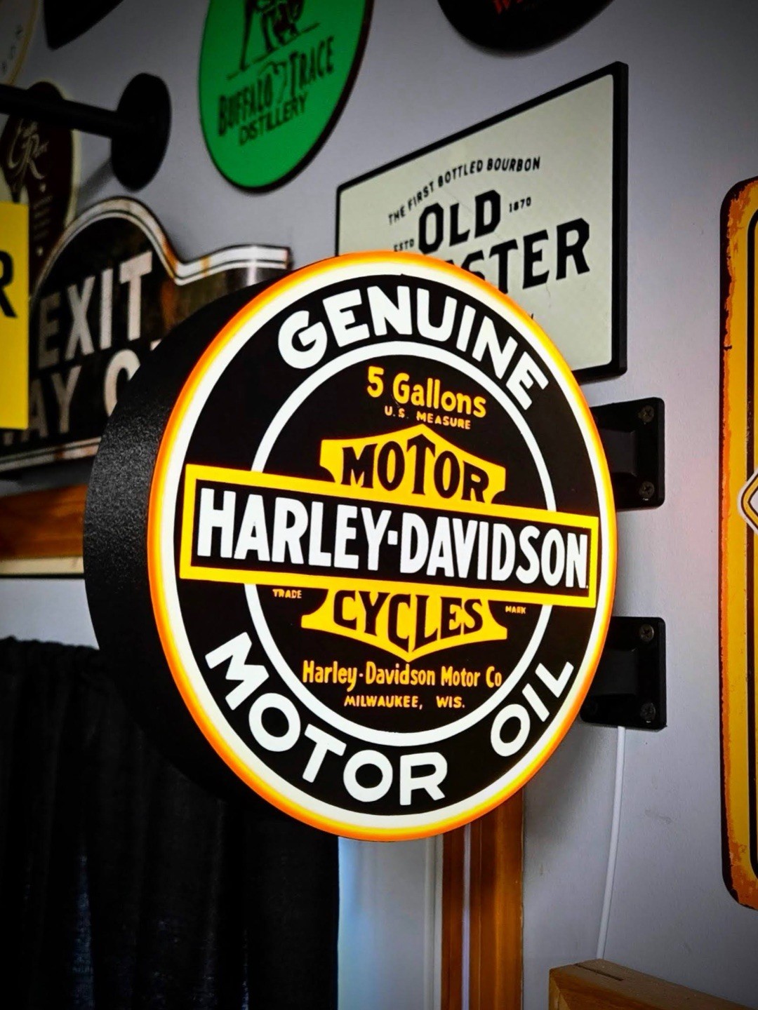 Harley-Davidson Motor Oil Round LED Light Box | RGB Option