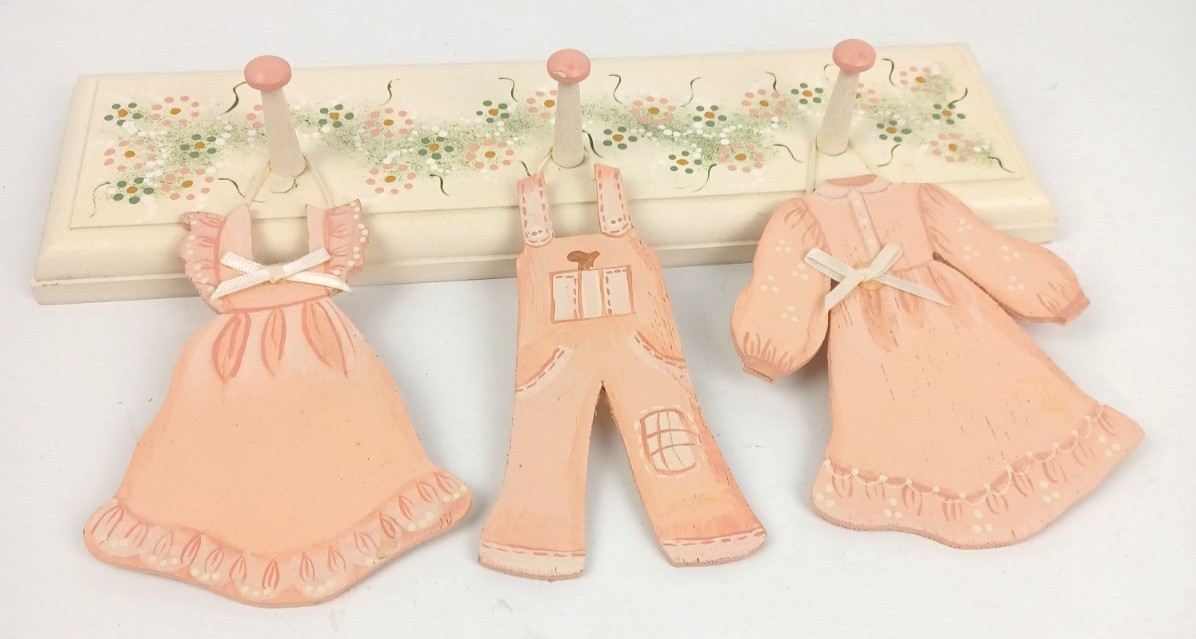 Wooden 3 Peg Wall Hanging Decor Wooden Clothes Salmon Green Off White 12″ x 3.5″