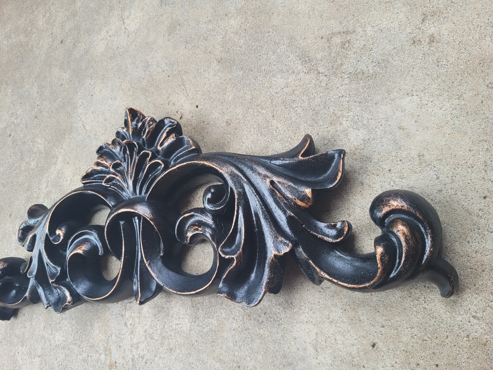 Fleurs Wall Topper Pediment, Over Door Wall Decor Fleur de Royal King Queen FDL