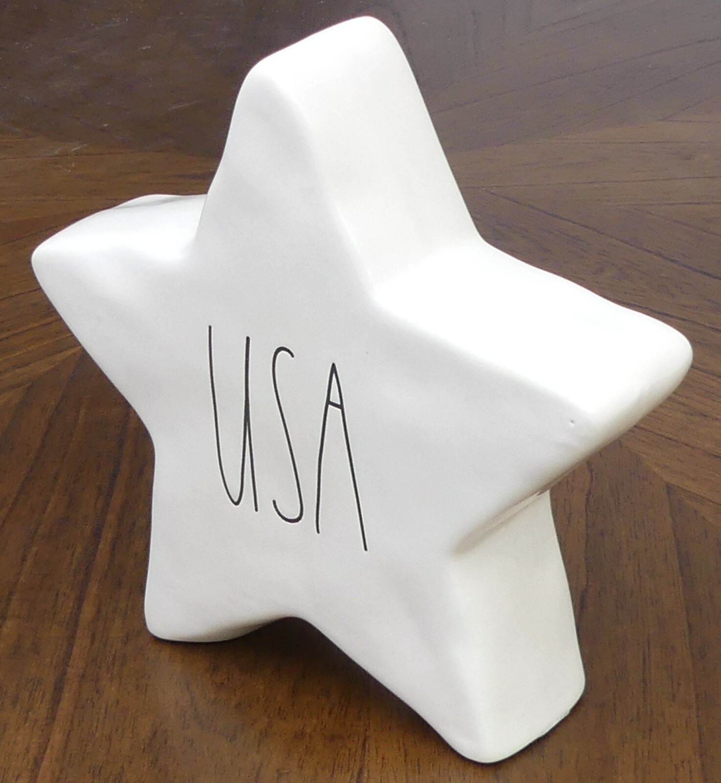 BRAND NEW RAE DUNN USA WHITE GLOSSY CERAMIC STAR PATRIOTIC AMERICAN THEME DECOR