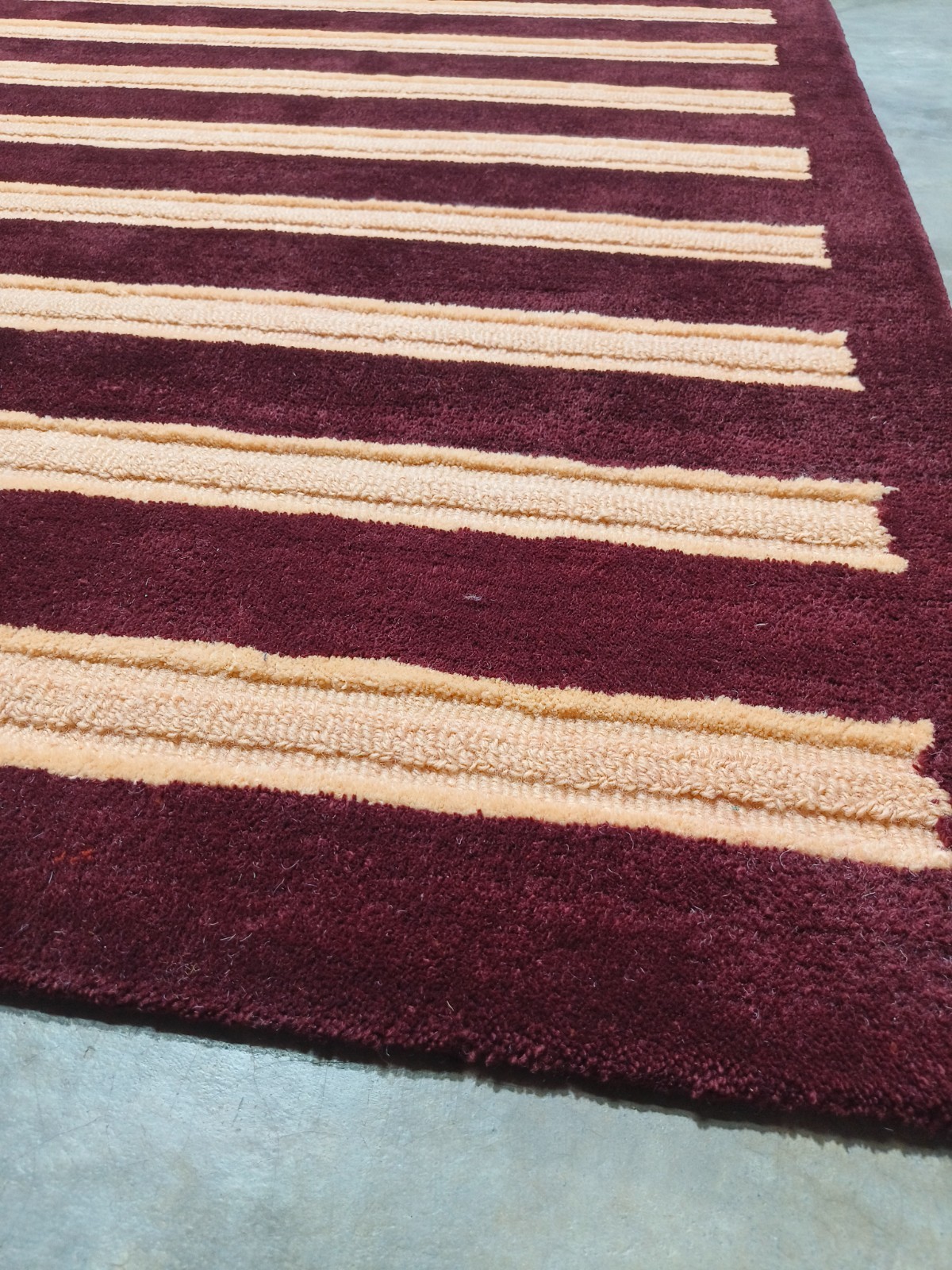 Modern Striped Area Rug – Soft Plush Carpet for Living Room, Bedroom & Office