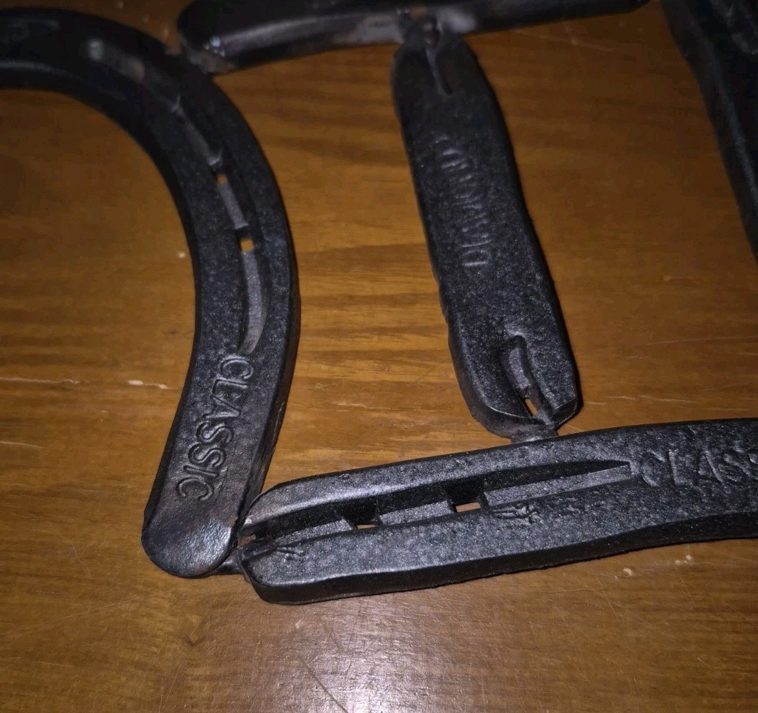 Metal Welded Hanging Horseshoe Art Saying Family Hanging Decor
