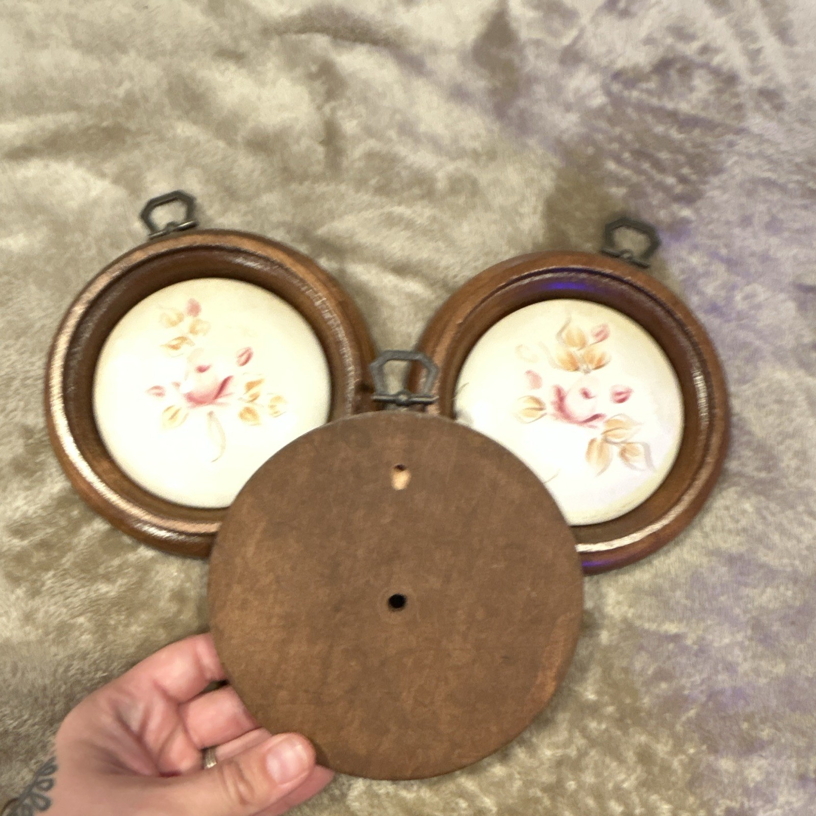 Set of 3 Round Wood Floral Wall Plaques Hanging Wall Mounted Brown White Pink