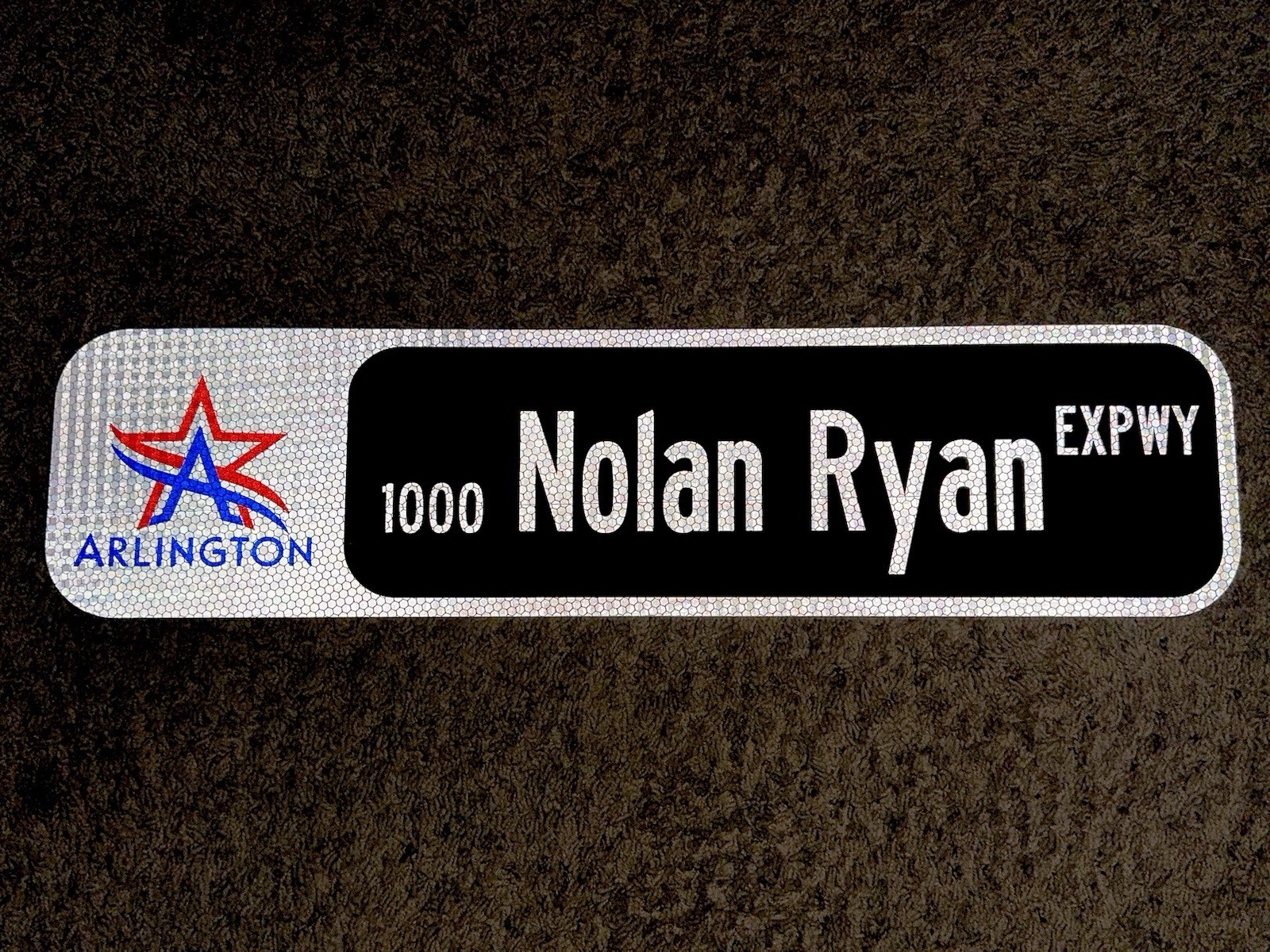 CUSTOM STREET NAME SIGN (Single/Double Sided) 24″x6″ 3M HIP Reflective Aluminum