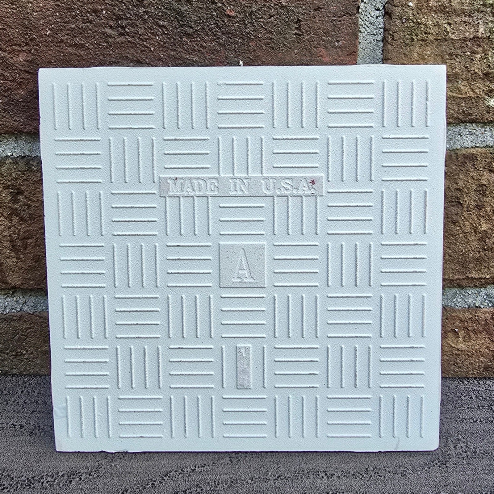 Seashell Ceramic Tile Square 6″ x 6″ Made in USA White Tan Beach Trivet Decor