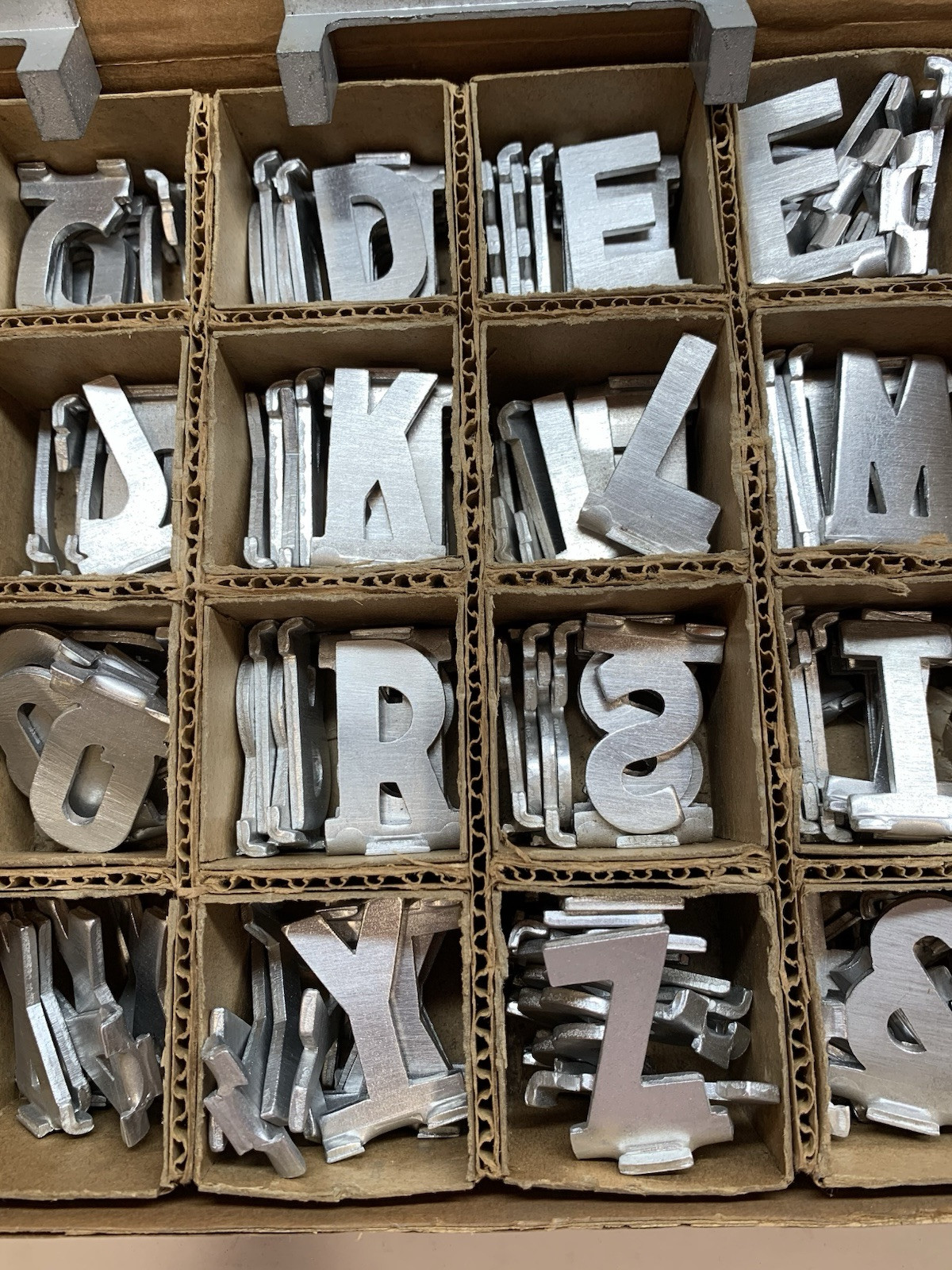 A-Z & Dun-Mor Mailbox Track Letters Aluminum Vtg You Choose Name Initials Metal