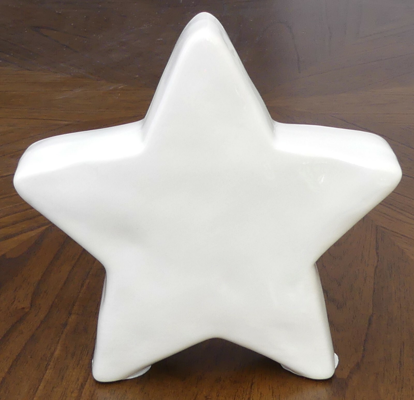 BRAND NEW RAE DUNN USA WHITE GLOSSY CERAMIC STAR PATRIOTIC AMERICAN THEME DECOR