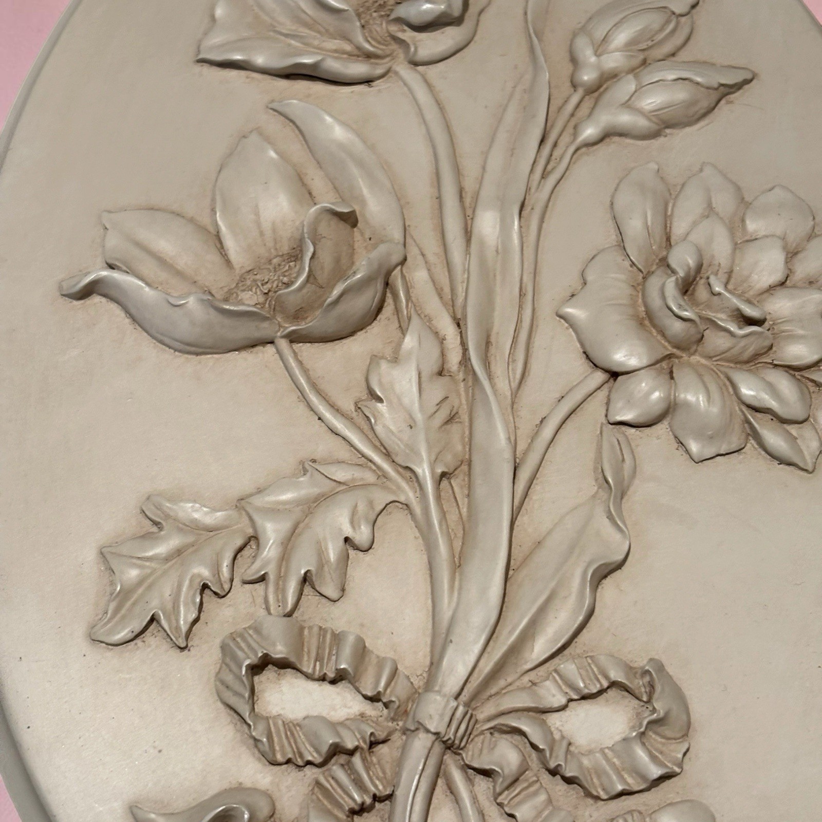 Vintage Hermitage Cream White Flower Wall Hanging Plaque Ribbon Bouquet