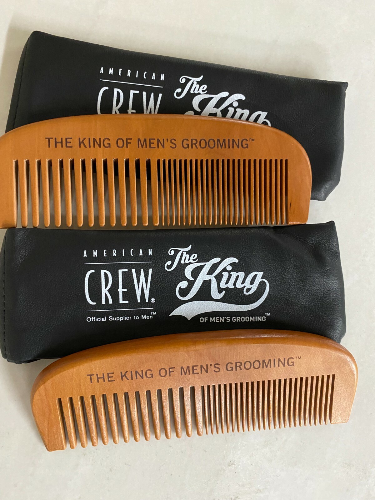 American Crew – The King – Wooden Comb & Pouch 2 pack