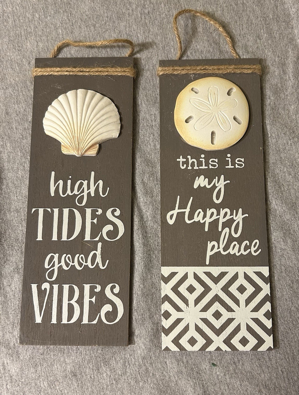 Coastal Cottage Set Of 2 Gray Wood Signs W/ Sand Dollar An Seashell Beach Decor