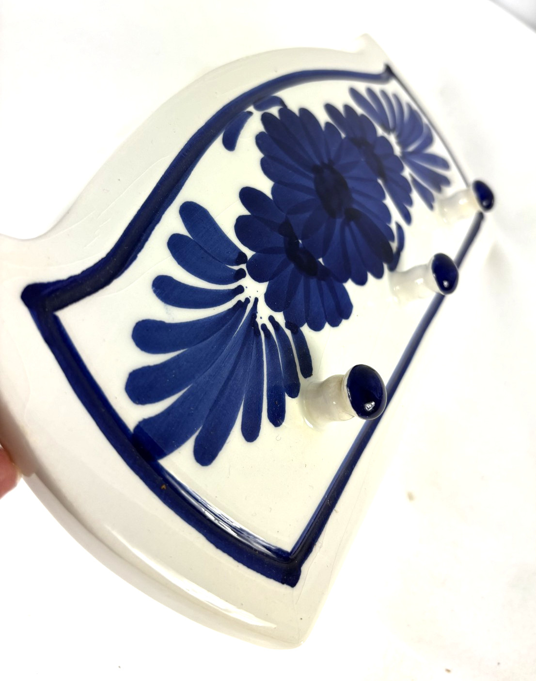 Vintage Fitra Ceramic Blue White Floral Design Wall Plaque 3 Hooks